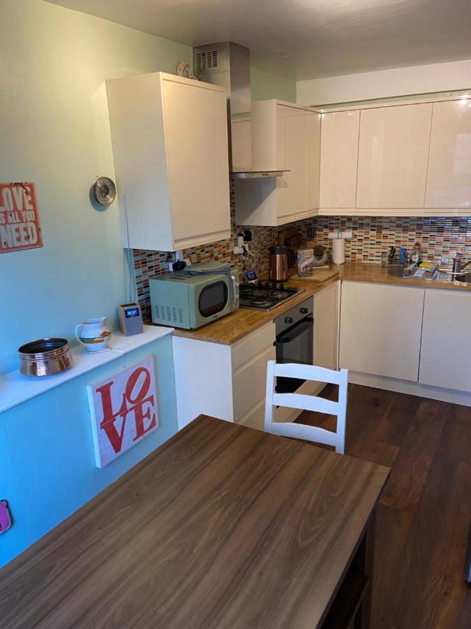 Great Rooms In An Uber Cool Flat! London Bridge Екстер'єр фото
